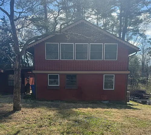 1065 Mountain View St Photo 1