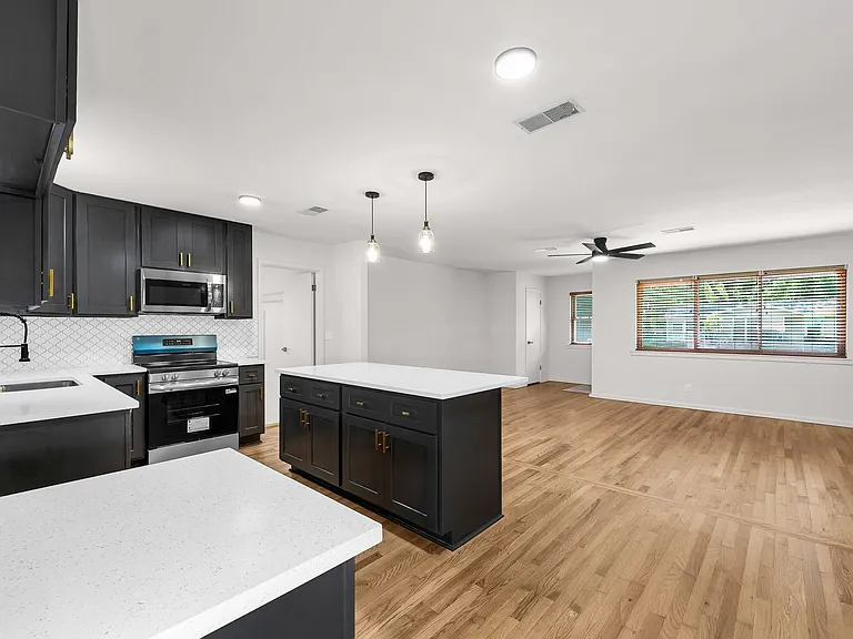 1414 S West Ave — Photo 8
