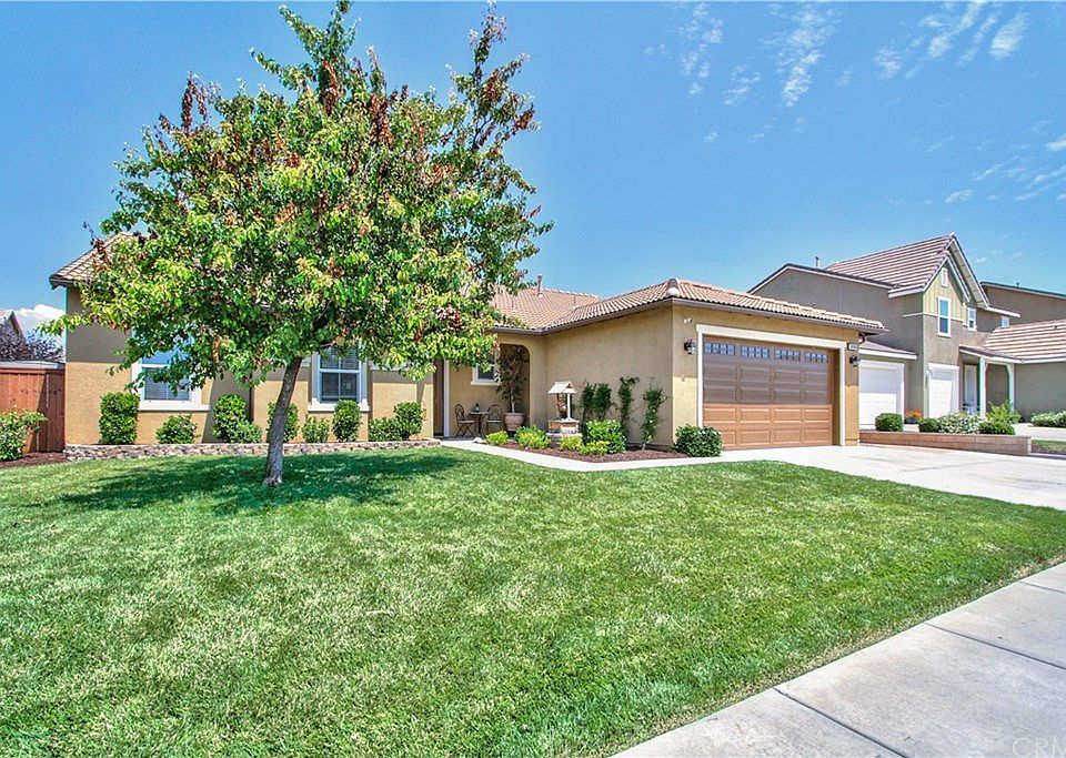 1st image of 36366 Pistachio Dr