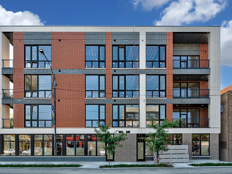 1st image of 2402 W Carmen Ave #305