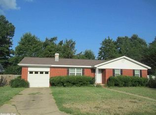 25 Summit Dr, Searcy, AR 72143