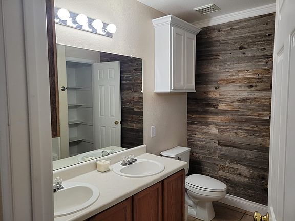 3rd image of 1822 Brentwood Dr