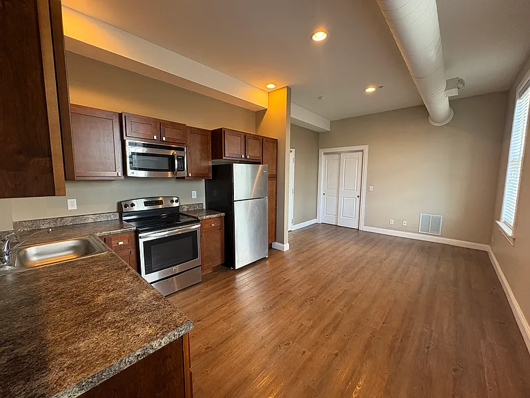730 N Main St #201 — Photo 8