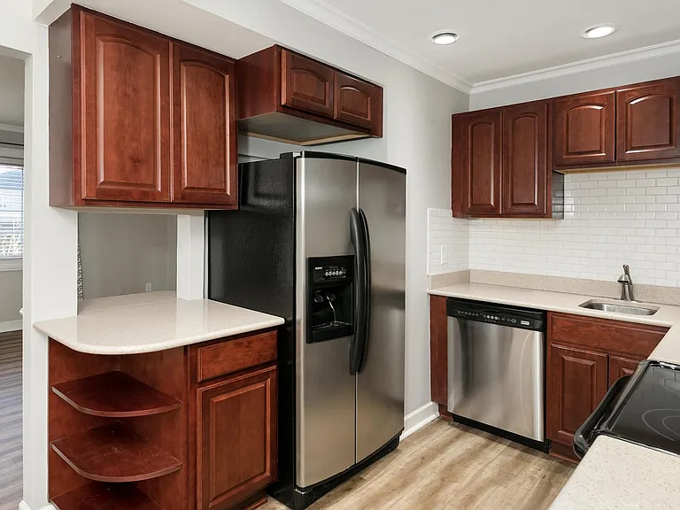 2377 Walton Blvd #11 — Photo 8