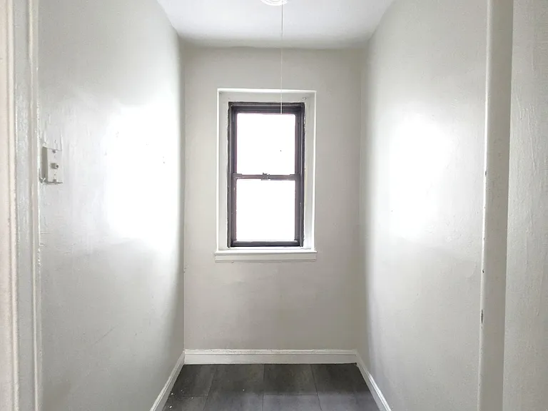 21-15 33rd St #2F — Photo 10