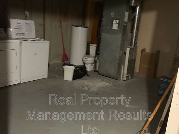 3rd image of 9539 129b Ave NW