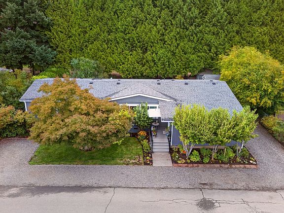 3rd image of 34945 Jackson Way