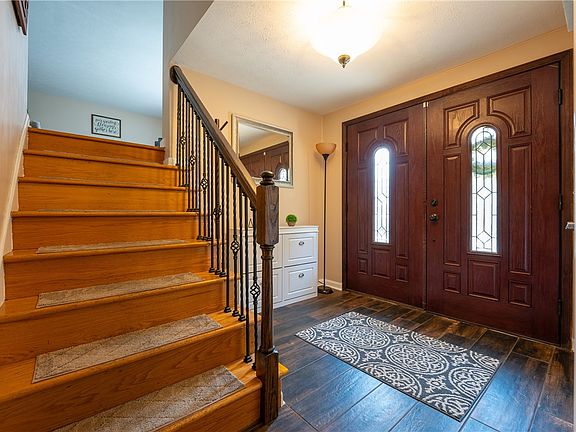 5th image of 1020 Mountain View Dr