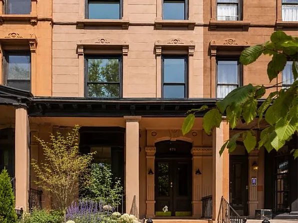 471 Clinton Ave, Brooklyn, NY 11238