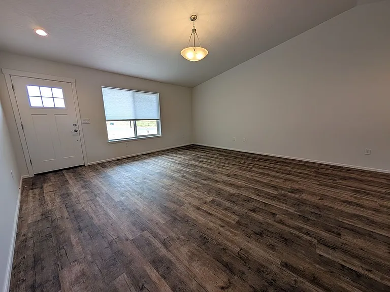 3411 Glacier Dr — Photo 12