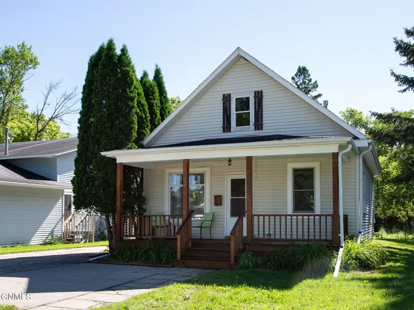 1442 16 1/2 St S, Fargo, ND 58103