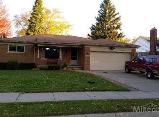 20815 Alexander St, Saint Clair Shores, MI 48081