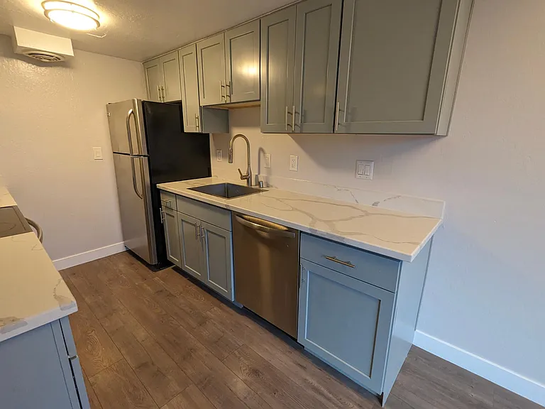 4252 Davis St #3 — Photo 7