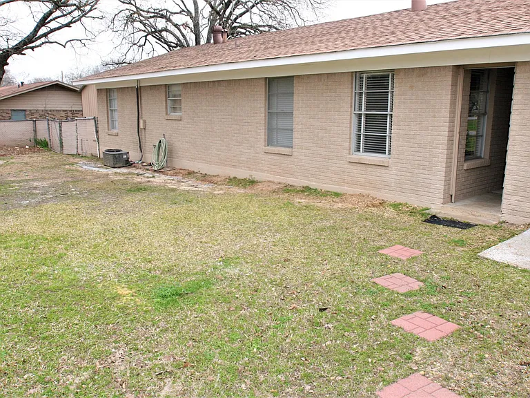 503 Hilliard Dr — Photo 14