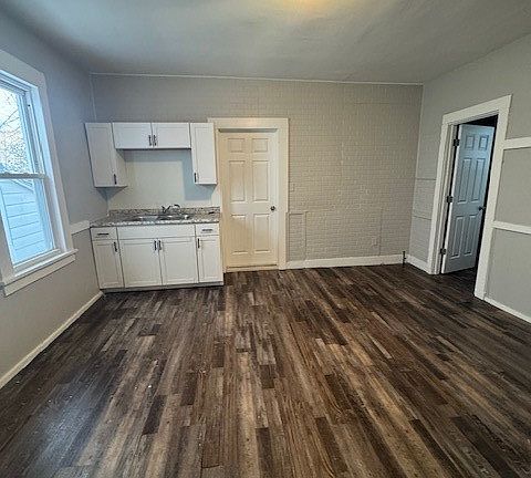 4th image of 4203 Howlett Ave