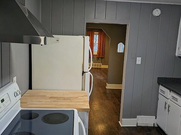 4th image of 320 Buchanan Ave