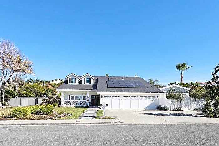 1st image of 945 Passiflora Ave