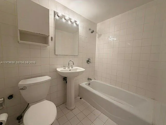 2445 Lake Pancoast Dr #7 — Photo 22