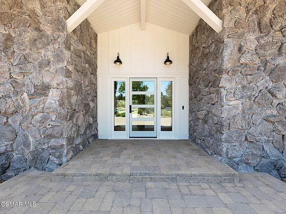4th image of 1092 La Cresta Dr