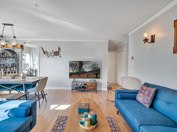 5th image of 876 W 14th Ave #301