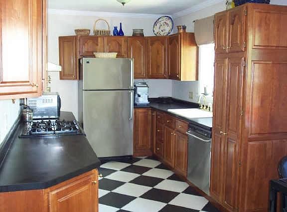 4th image of 5824 N Forest Ln