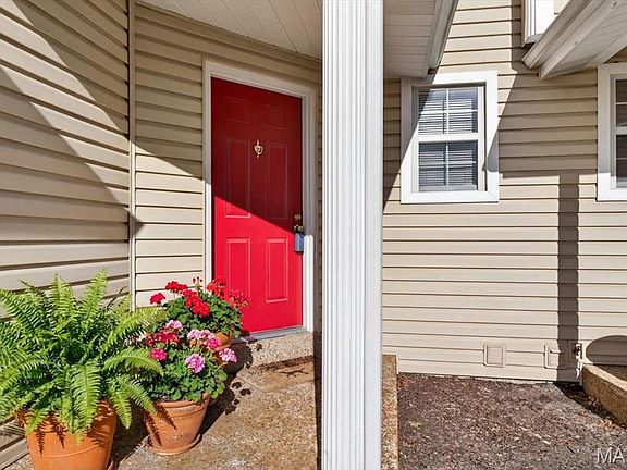 3rd image of 1625 Mount Vernon Dr Unit 4