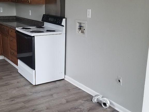3rd image of 319 Grace St