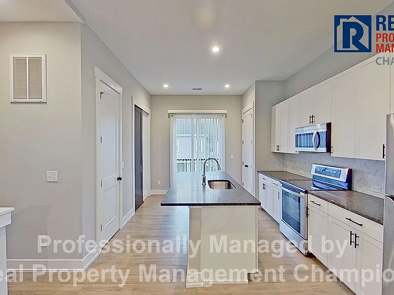 331 McIvers Aly — Photo 14
