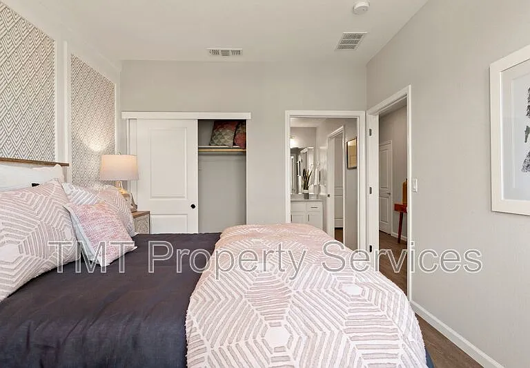 2957 Valbonne Walk — Photo 7