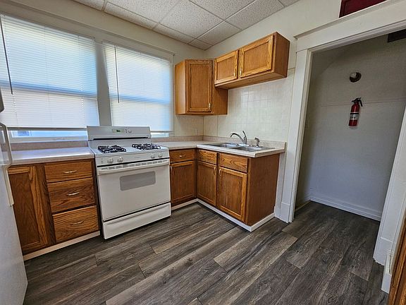 5th image of 615 16th St SE