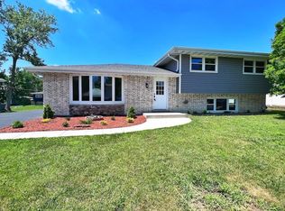 8560 S 83rd Ct, Oak Lawn, IL