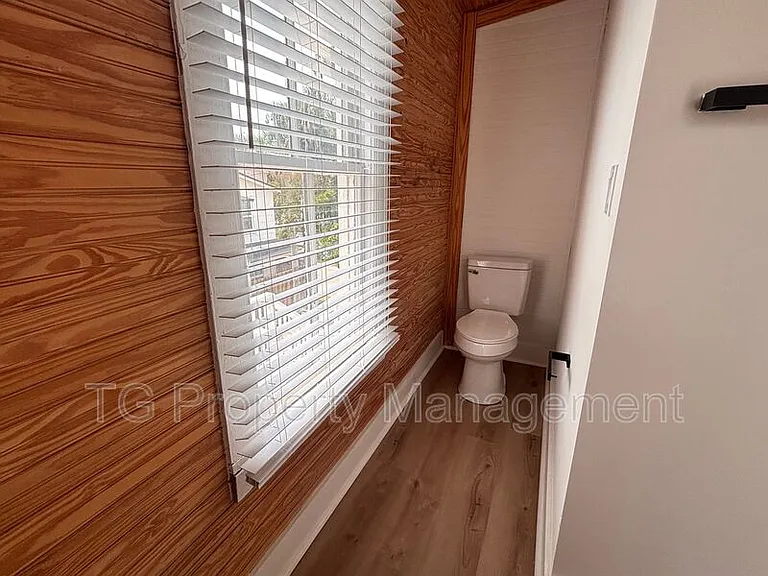 30 Sanford St #B — Photo 17