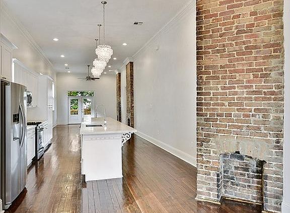 3rd image of 2512 Marengo St