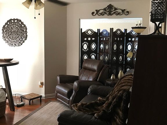 2nd image of 44668 Lorraine Dr