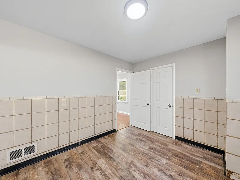 8515 Jenny Dr — Photo 12