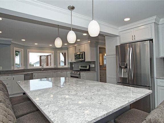 2nd image of 4785 Squire Dr