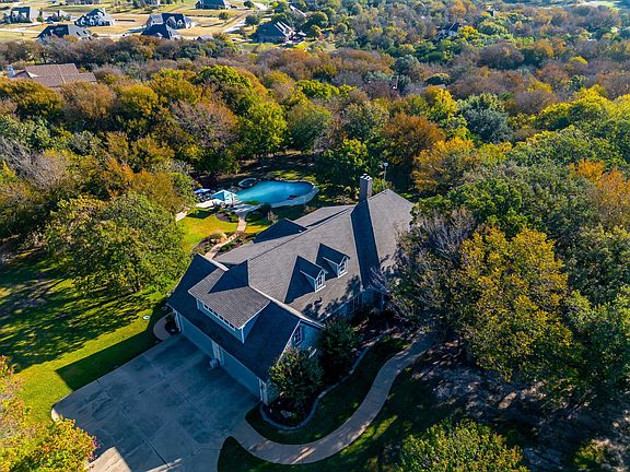 3rd image of 7808 Aledo Oaks Ct