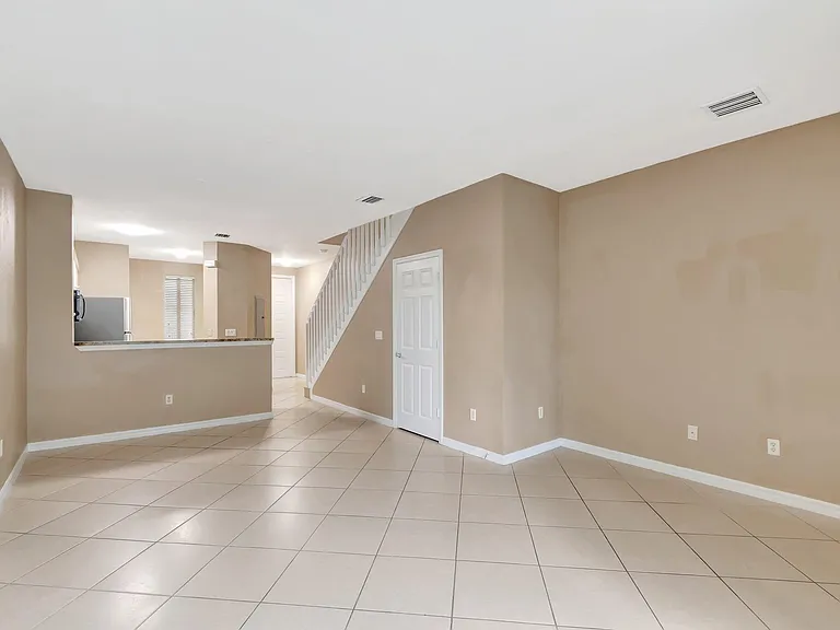 1912 Hibiscus Ln — Photo 16