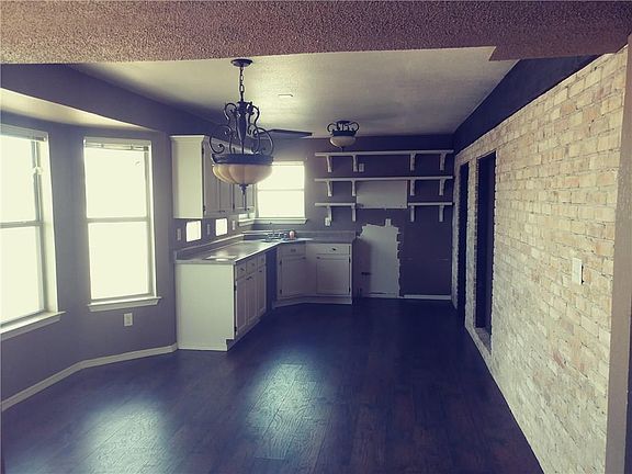 4th image of 12233 Holy Springs Ct