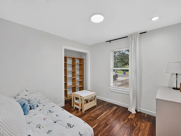 7803 Woodcroft Dr — Photo 13