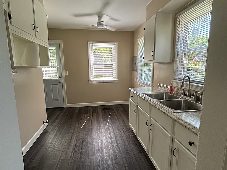 319 Dellwood Rd — Photo 10