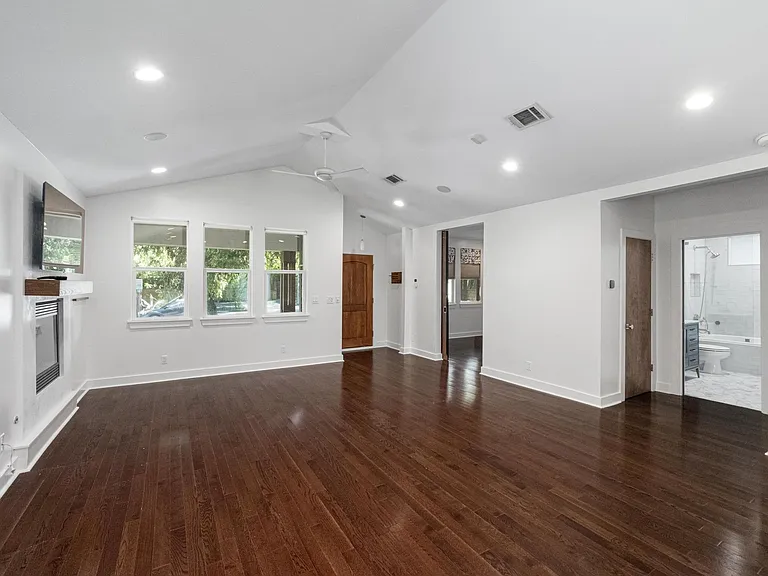 307 W Annie St — Photo 6