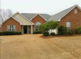 631 Summer Pl, Flowood, MS 39232