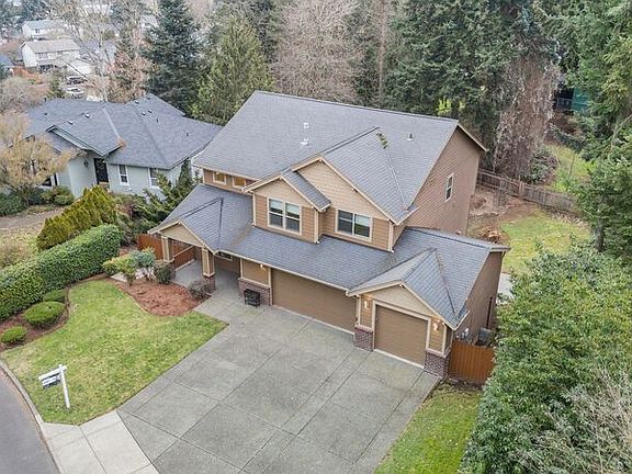 2nd image of 2209 NE Village Green Dr