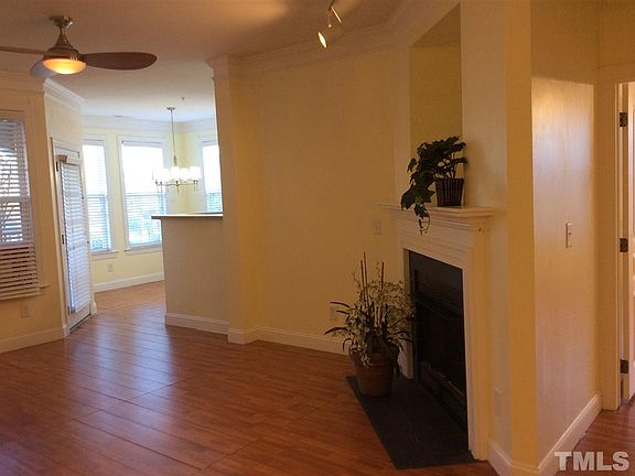 5th image of 811 Providence Glen Dr