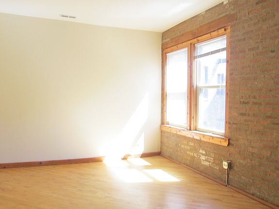 2nd image of 5128 S Kimbark Ave Unit 3SW