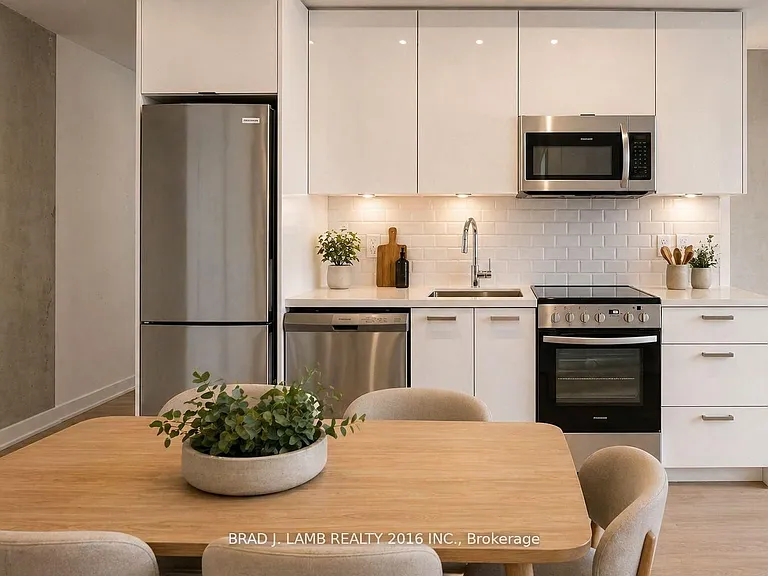 284 King St E #1307 — Photo 2