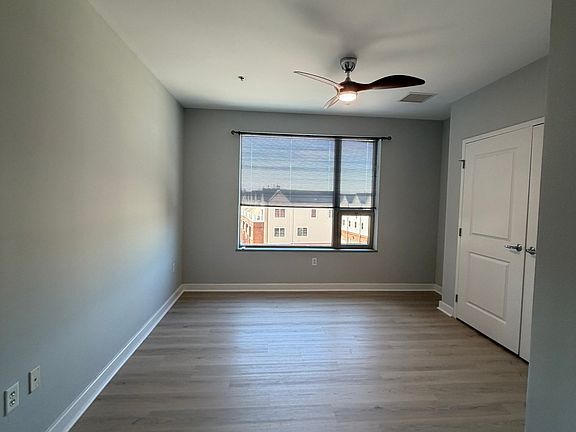 5th image of 105 Christina Lndg Unit Drive 302