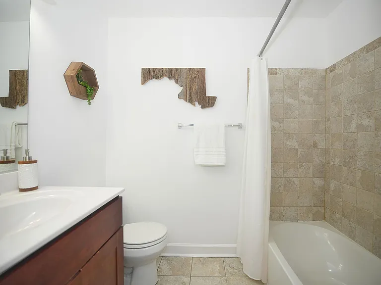 1624 Light St — Photo 17