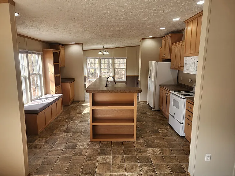1044 Hamlets Chapel Rd — Photo 4